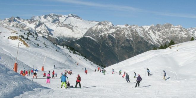 El Club d’Esqui l’Esguilu de Nava organiza un viaje a Cerler
