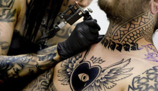 Alerta Sanitaria: lotes de tintas de tatuajes contaminadas